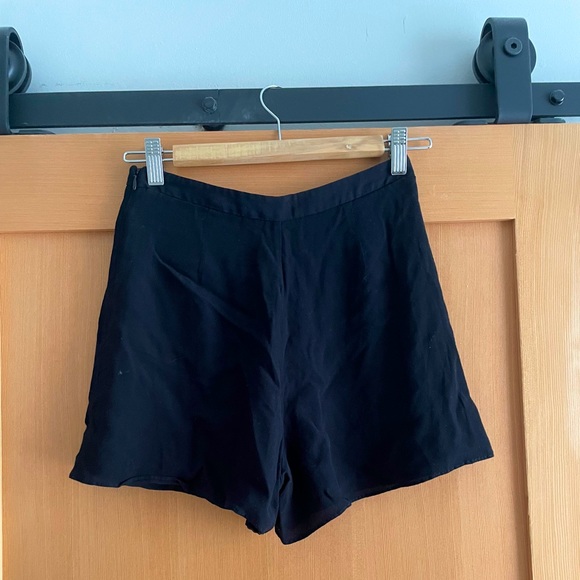 🌞 High Waisted Shorts - Picture 1 of 3